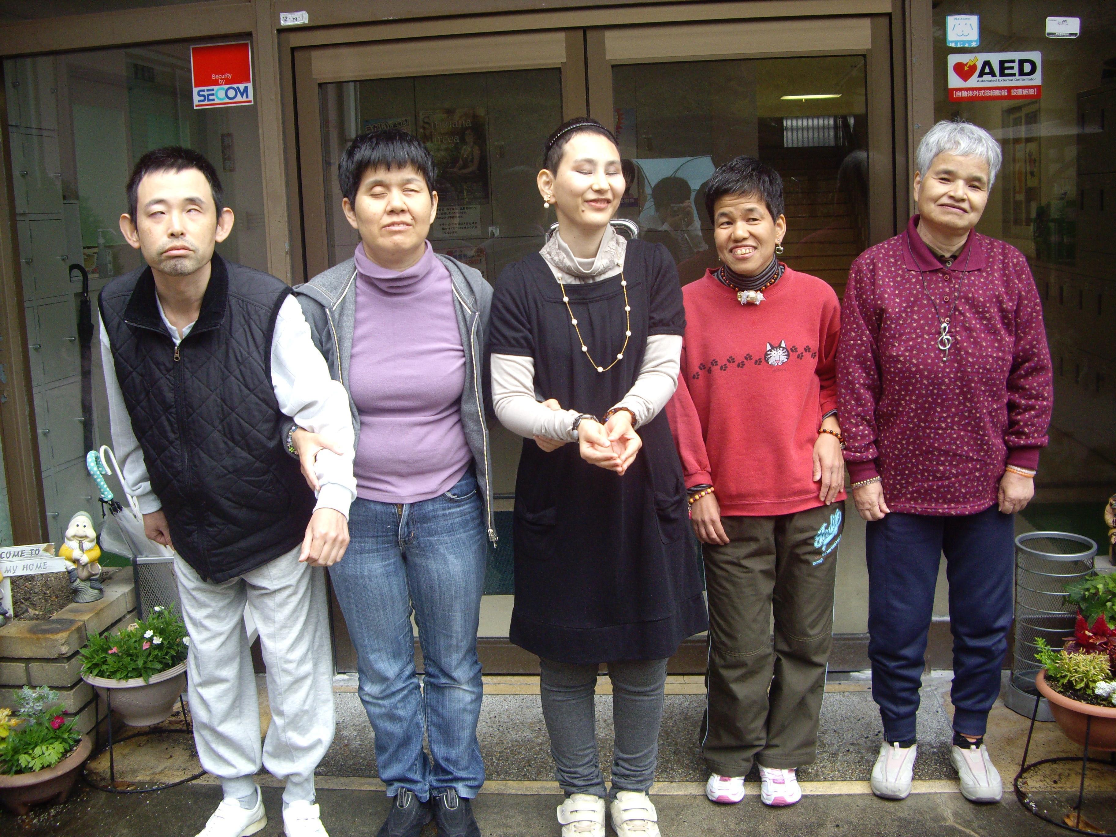 ���ǂ����񂾃N���u�̒��Ԃ���