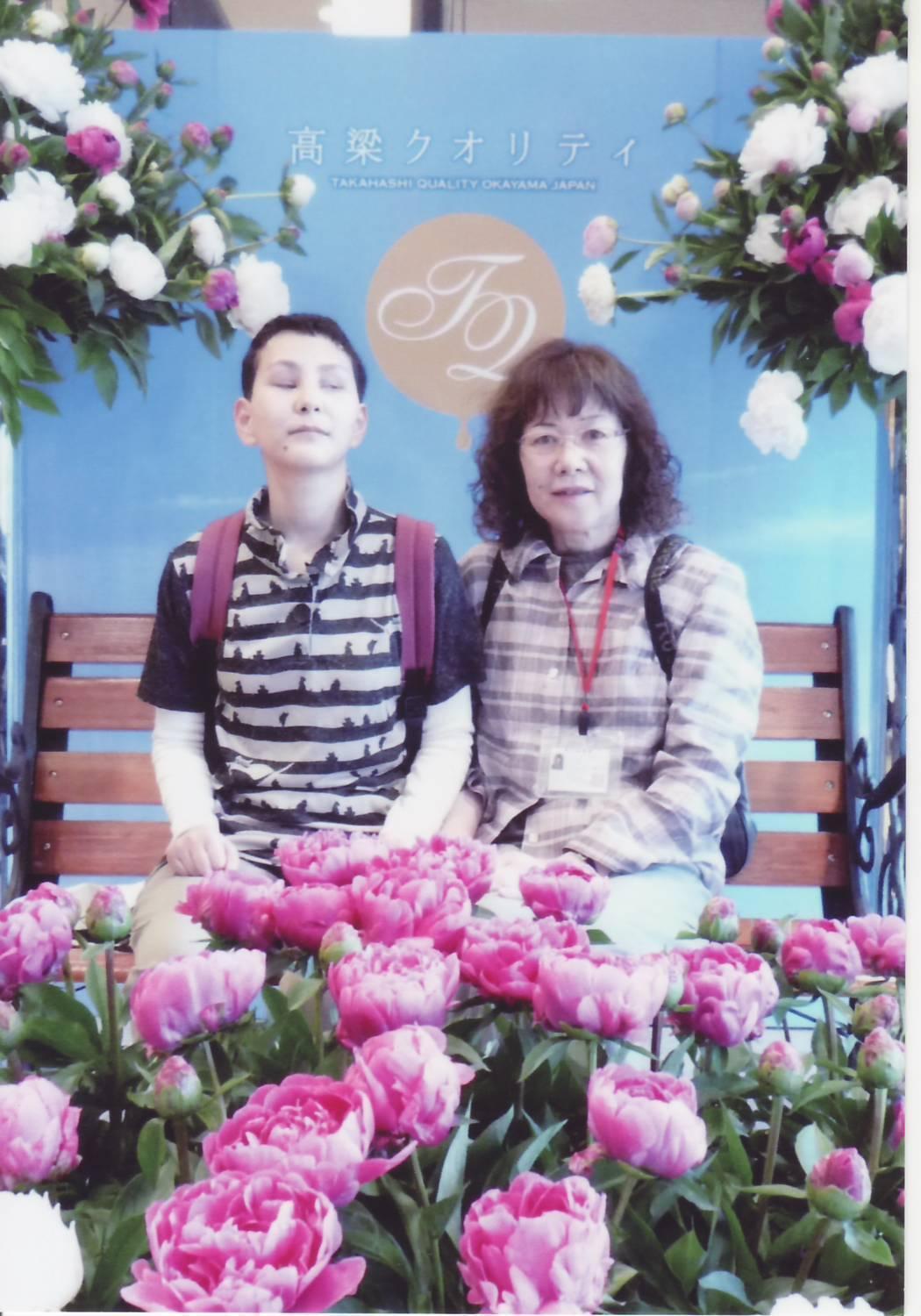 �ʐ^�F���ꂢ�Ȃ��ԂɈ͂܂ꂽ�A��