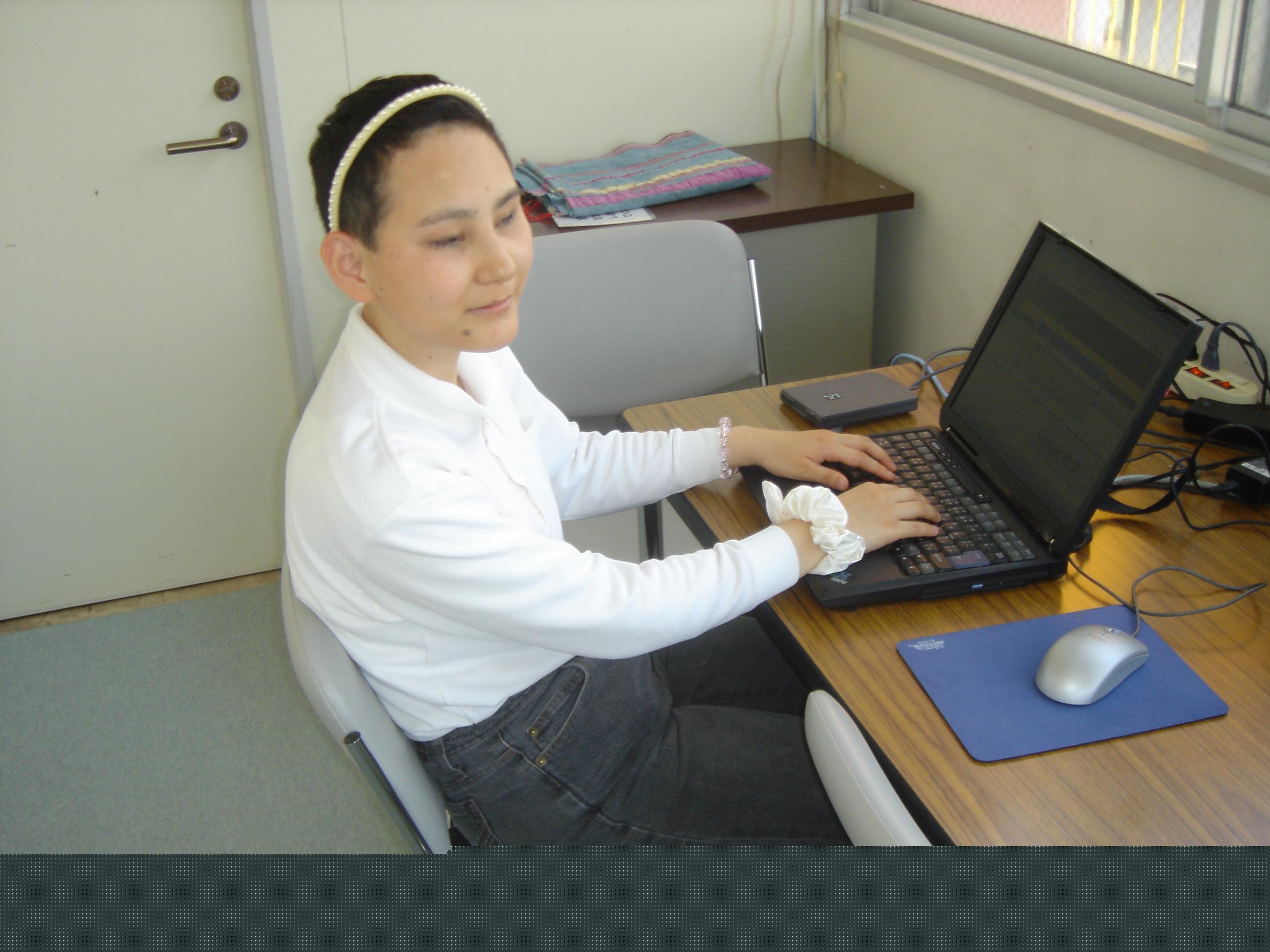 �ʐ^�F�܂��߂Ƀp�\�R���Ɍ������I�X�J��